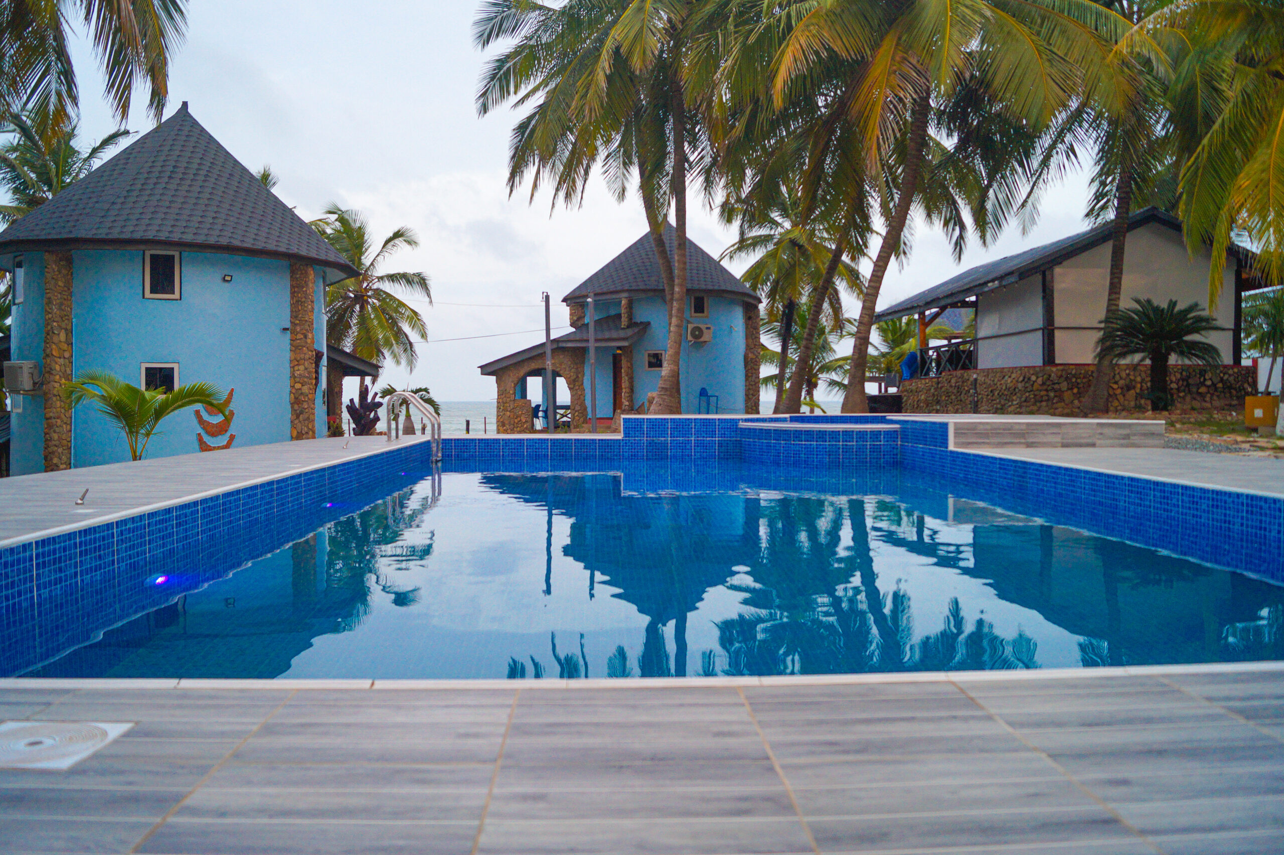 ed's cottage pool2